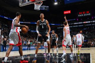 队友们以精 队友们以精