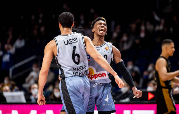 项明显的 项明显的